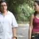 Val e Jessica camminano, confrontandosi a vicenda