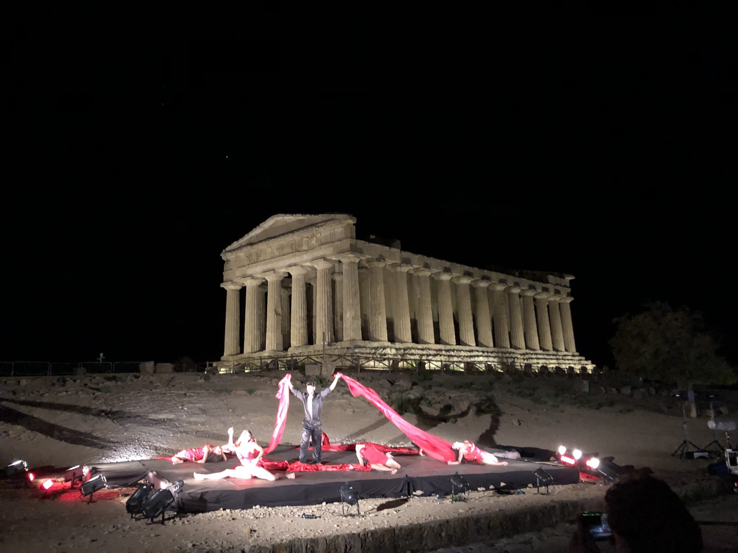 La compagna Artemis Danza presso la Valle dei Templi