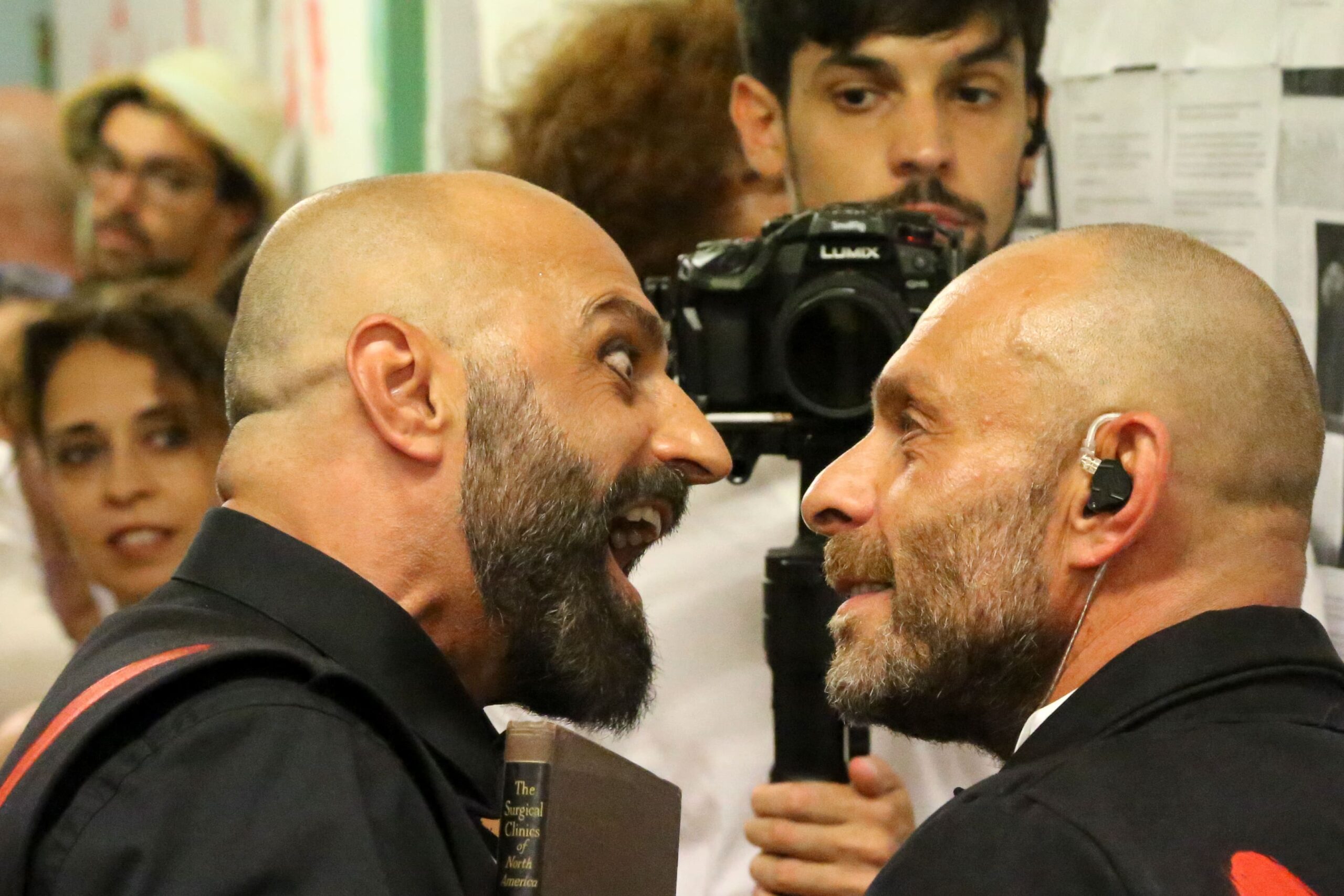 Qui è altrove - Buchi nella realtà