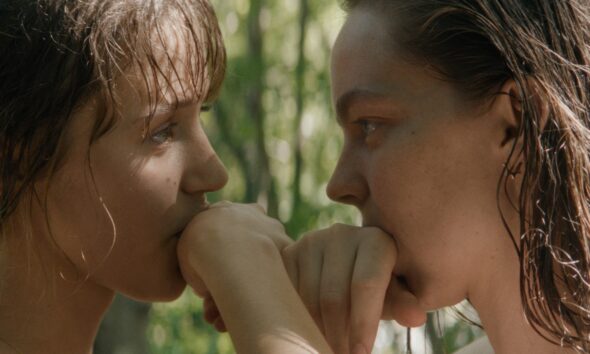 Little Trouble Girls la ragazza del coro