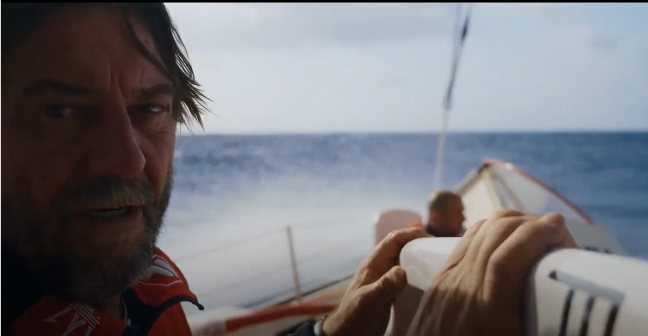 Su Prime il docufilm Giovanni Soldini – il mio giro del mondo documenta una missione sportiva e scientifica, e racconta la vita del velista.