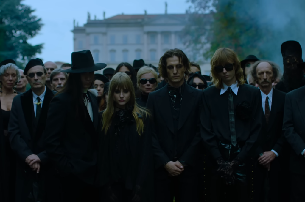 Ospite al Pesaro Film Festival 2025, Tommaso Ottomano presenta una selezione dei suoi videoclip più famosi