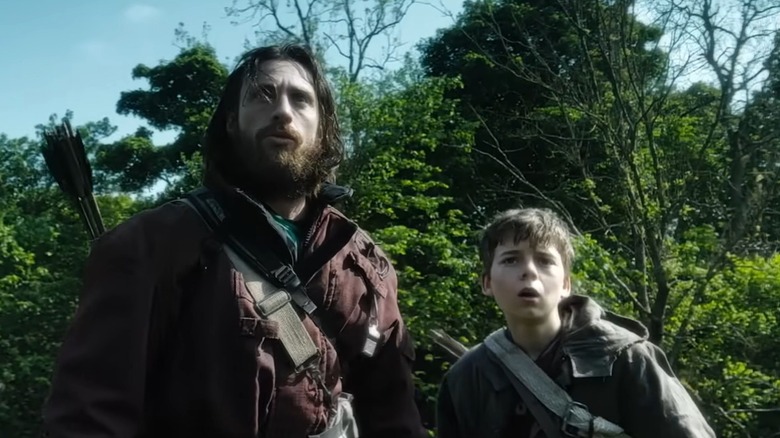 Aaron Taylor-Johnson e Alfie Williams in '28 Anni Dopo'.