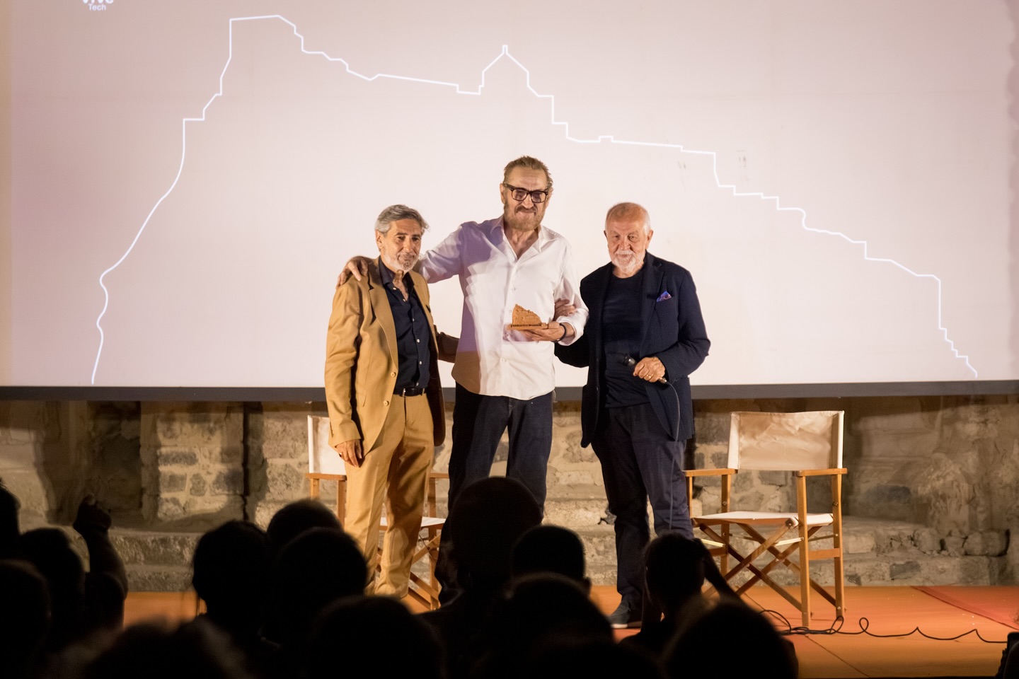 Michelangelo Messina (direttore artistico Ischia Film Festival), Marco Giallini e Gianni Canova