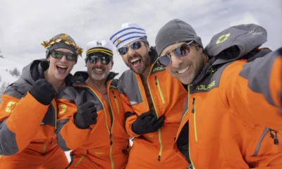 Scena dal film Mountainhead: i protagonisti riuniti nel resort di montagna, immersi in un’atmosfera sospesa tra lusso e isolamento.