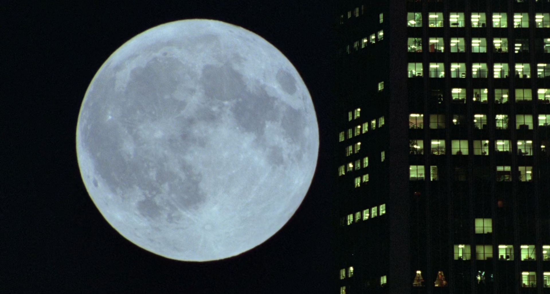 Koyaanisqatsi (1982)