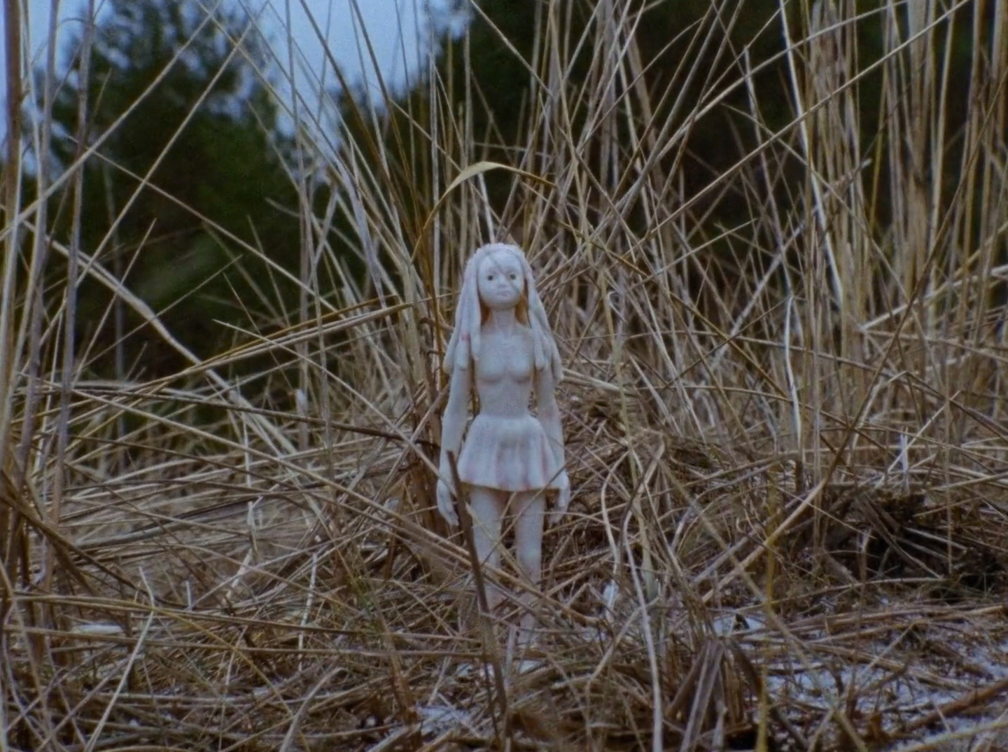 Al Sentiero Film Factory ‘On Weary Wings Go By’, un corto animato in stop motion perturbante e dai toni cupi
