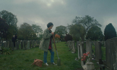 Nel cortometraggio 'There will come soft rains' il regista Elham Ehsas racconta il lutto, la crisi ambientale e la speranza di ricostruire.