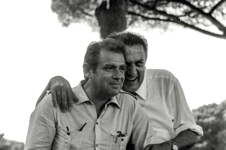 Franco Pinna è uno dei più importanti fotoreporter neorealista italiano. Questo approfondimento indaga vari aspetti della sua carriera e tecnica personale.