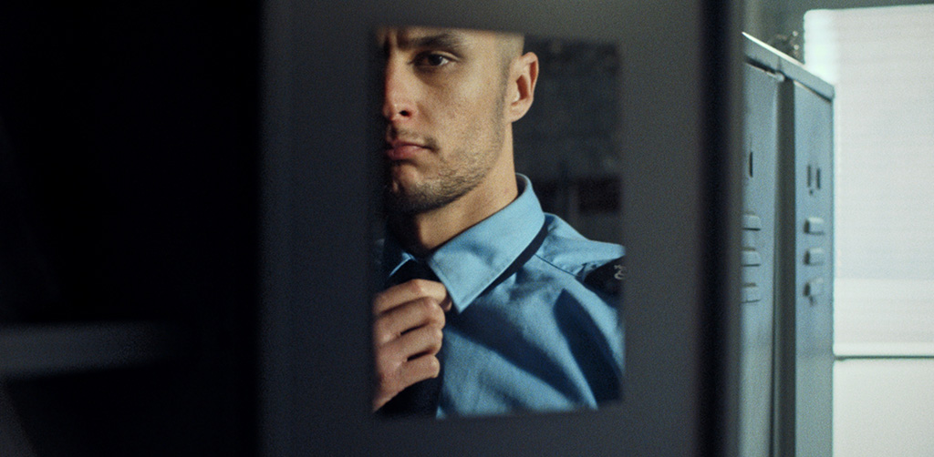 Applaudita a Cannes, ora è in streaming la serie 'Prisoner', una cruda fotografia del carcere, e un Guardie e ladri ad alta tensione