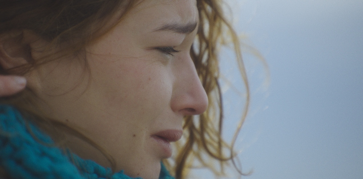 'La forma imperfetta dei ricordi' è un'ode poetica all'amore e alla memoria. L'opera esplora con delicatezza la relazione madre-figlia