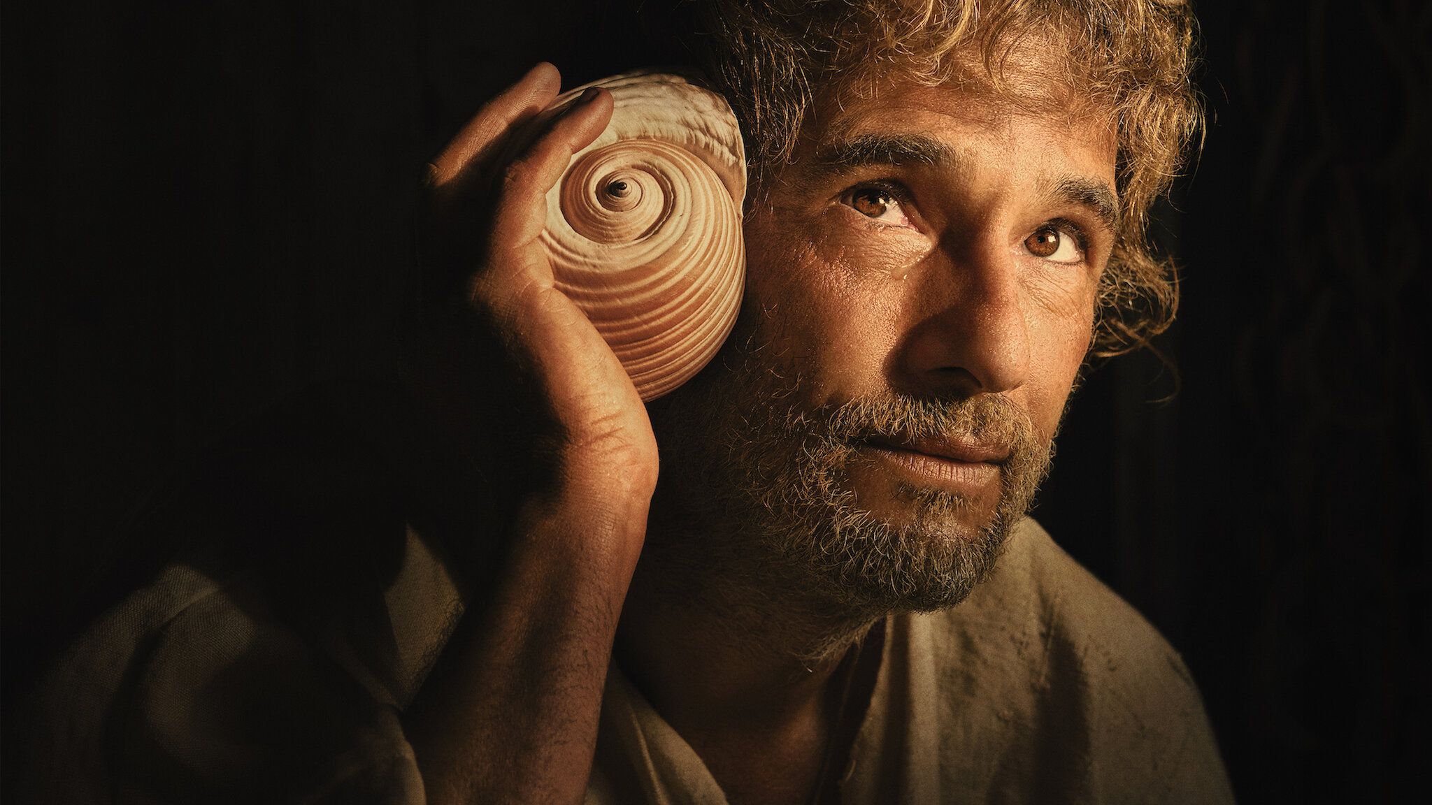 Un pescatore trova la famiglia che ha sempre desiderato superando la solitudine, la ricerca di identità e la possibilità di rinascere