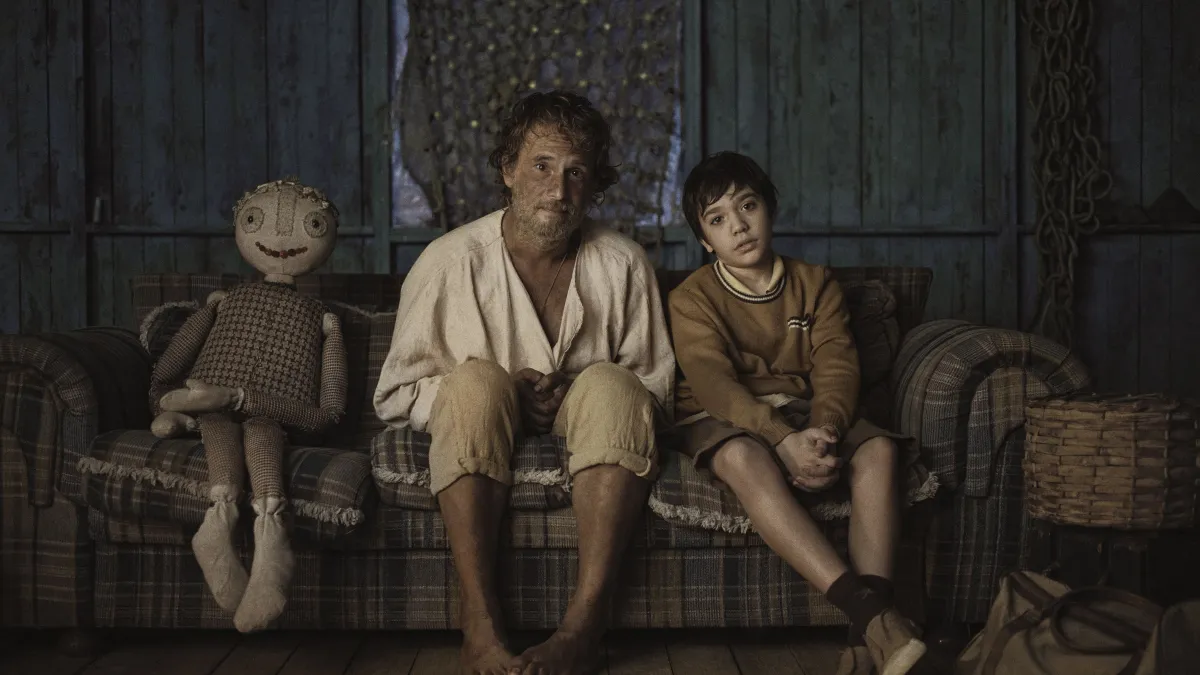 Un pescatore trova la famiglia che ha sempre desiderato superando la solitudine, la ricerca di identità e la possibilità di rinascere