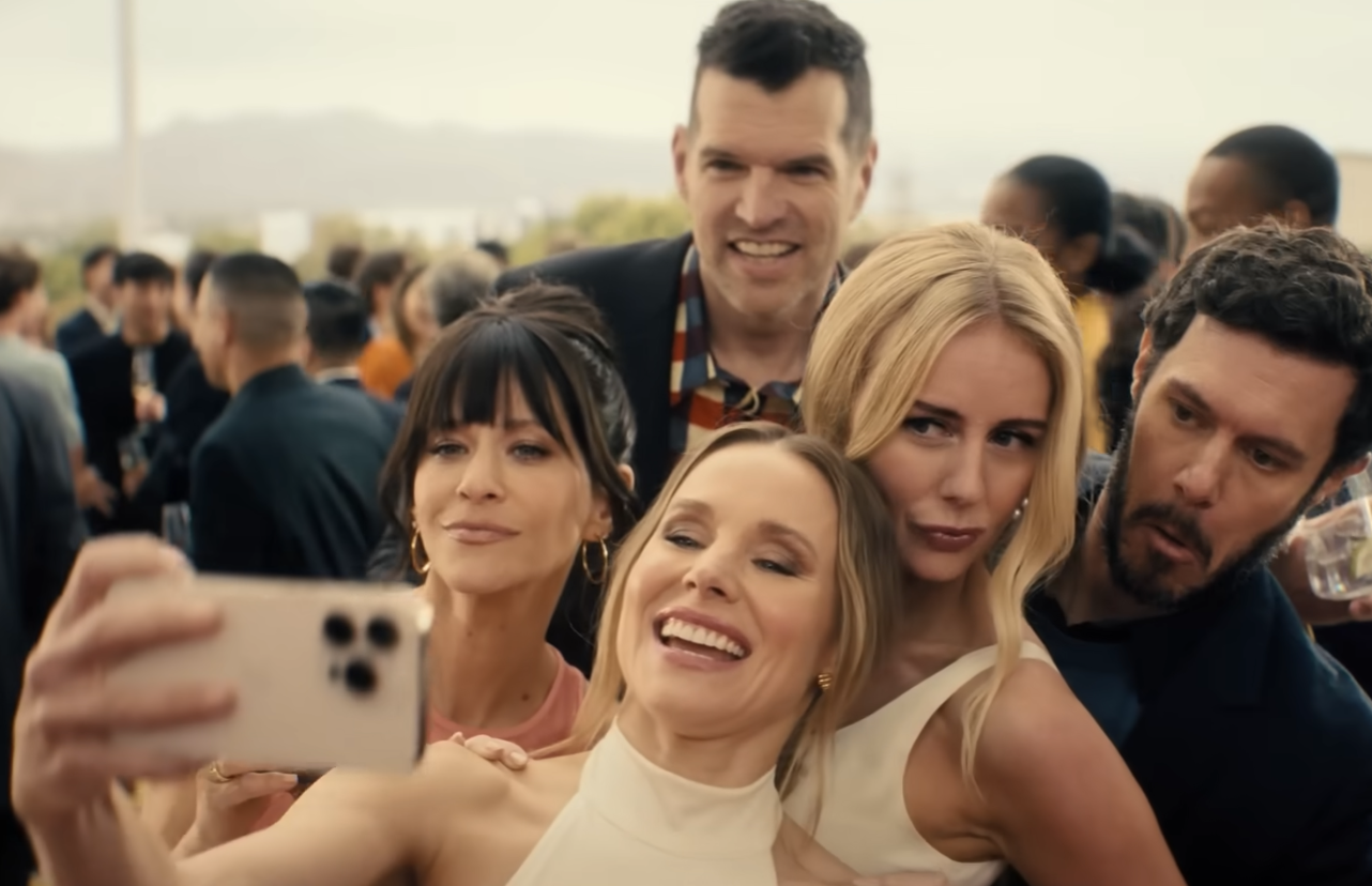 Scena della serie Nobody Wants This Netflix