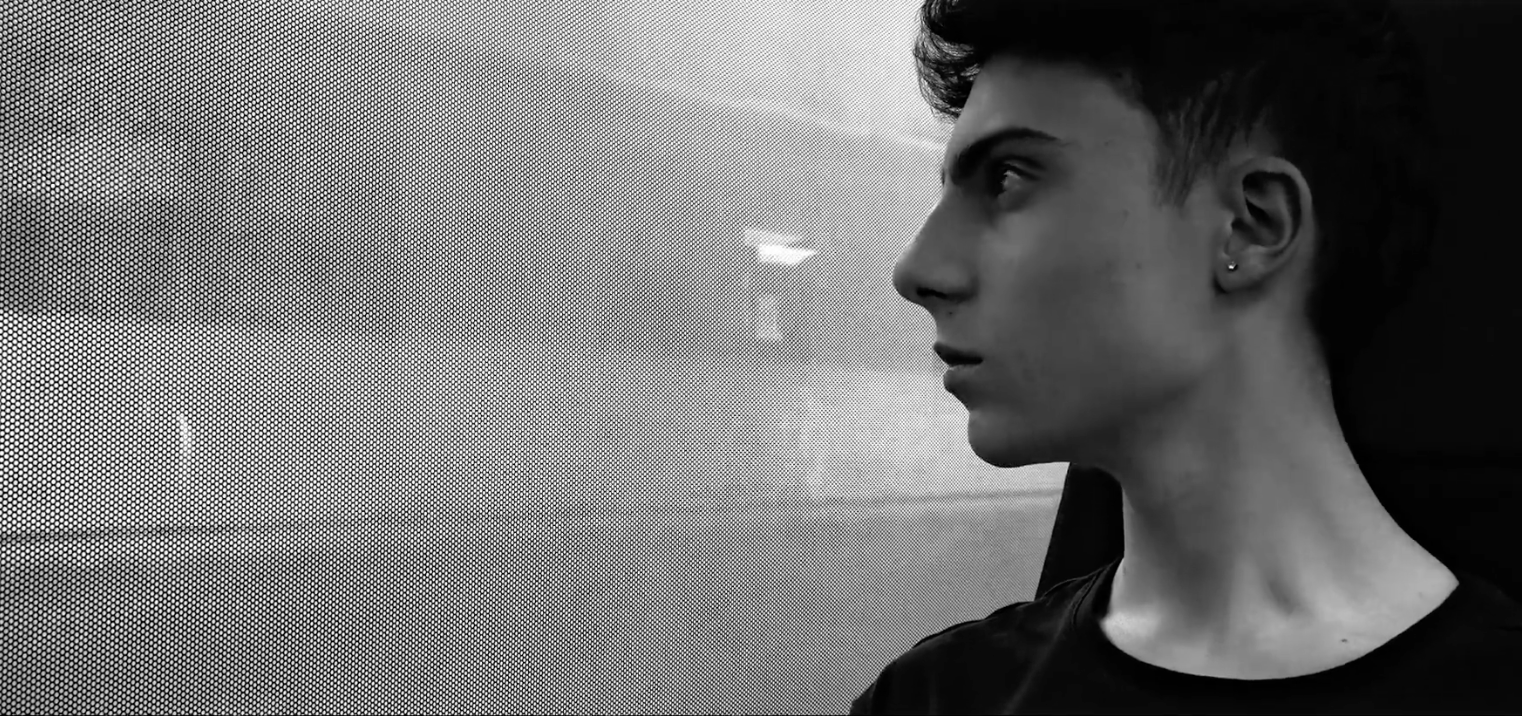 'Le feste senza fine' di Mauro Santini, ispirato a Una storia a fumetti di Alessandro Baronciani. In anteprima al Filmmaker Festival 2025.