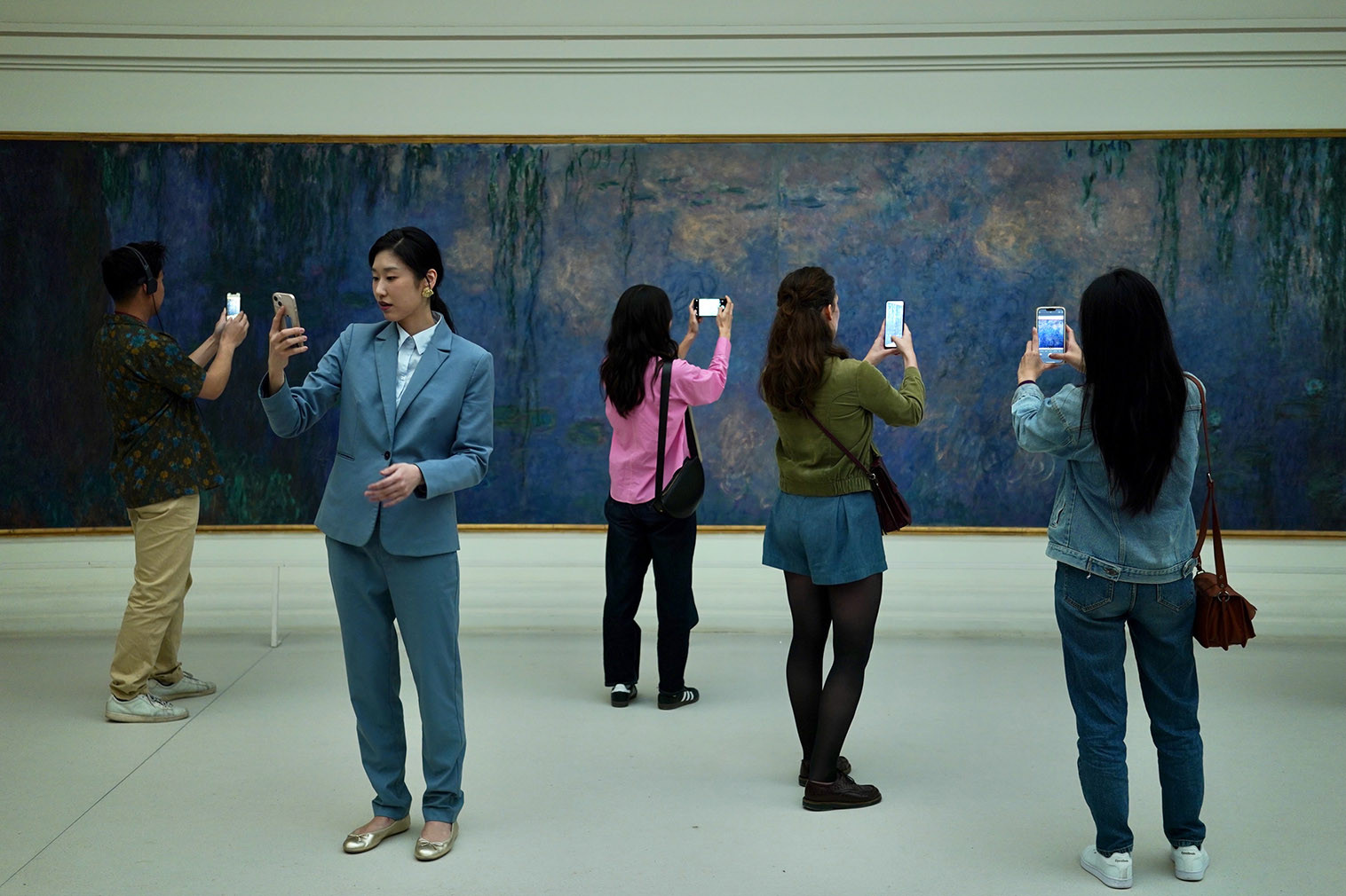 Torna al cinema Cédric Klapisch con una commedia dedicata al futuro e al passato dell'arte. Lo abbiamo intervistato per l'occasione