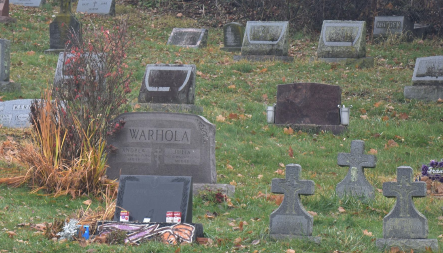 Il documentario sperimentale 'Sleep #2' di Radu Jude che omaggia Andy Warhol al Festival Lo schermo dell'arte.