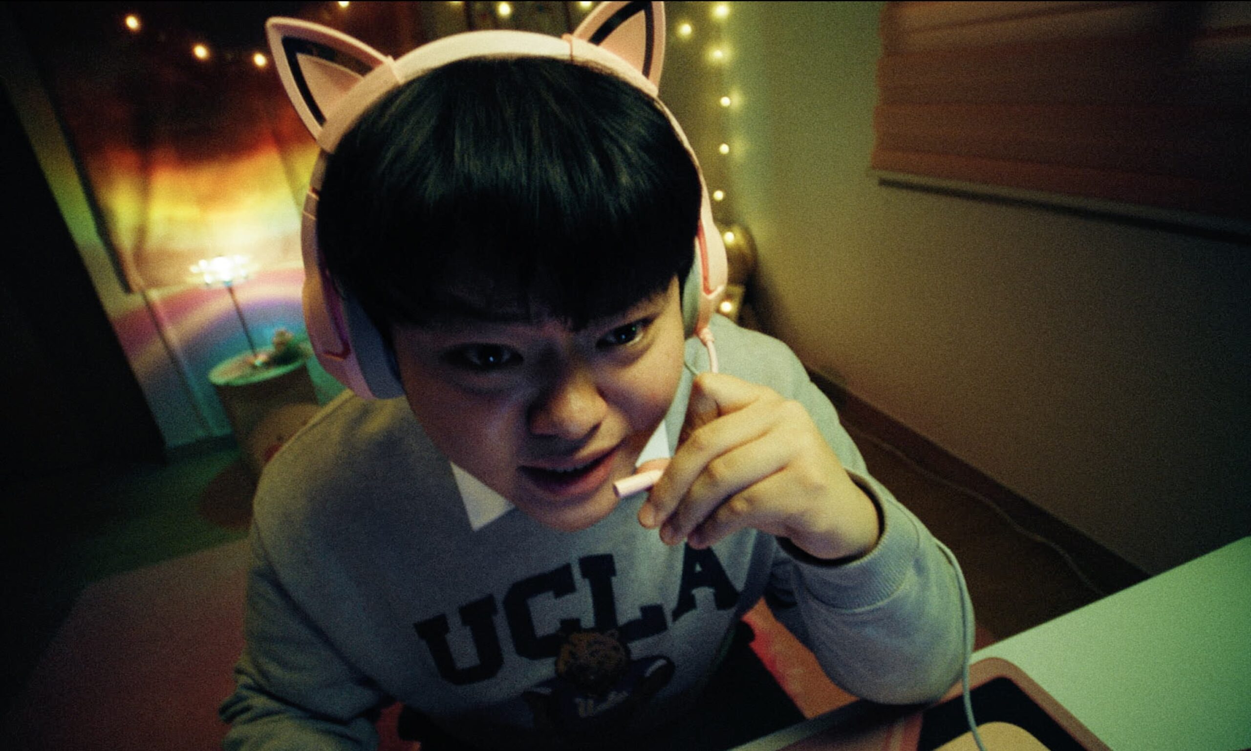 'Funky Freaky Freaks' è sinonimo di verità. Un ritratto sincero e disincantato della Corea del Sud, che fonde genere e cinema d'impegno