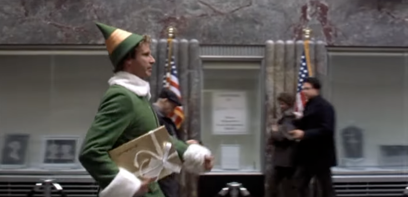 Elf – Classico Regia: Jon Favreau Cast: Will Ferrell, James Caan, Bob Newhart, Zooey Deschanel Trama: Buddy, un umano cresciuto tra gli elfi al Polo Nord, scopre di non essere come gli altri e parte per New York alla ricerca del suo vero padre, portando con sé il suo entusiasmo per lo spirito natalizio.