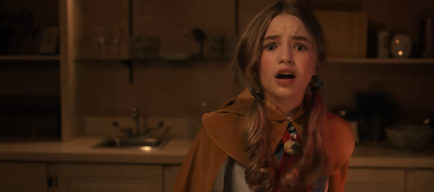 Holly Wheeler diventa centrale in Stranger Things 5. Chi è Nell Fisher, perché c’è stato il recasting e il ruolo nella stagione finale.