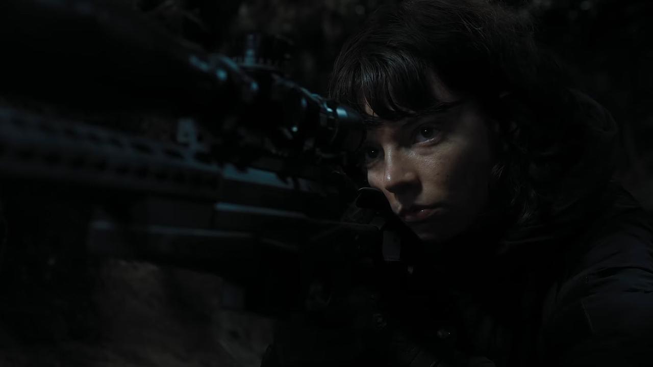 Misteri dal profondo: fantascienza e romanticismo sotto la regia di Scott Derrickson, tra grande atmosfera e alcune fragilità narrative.