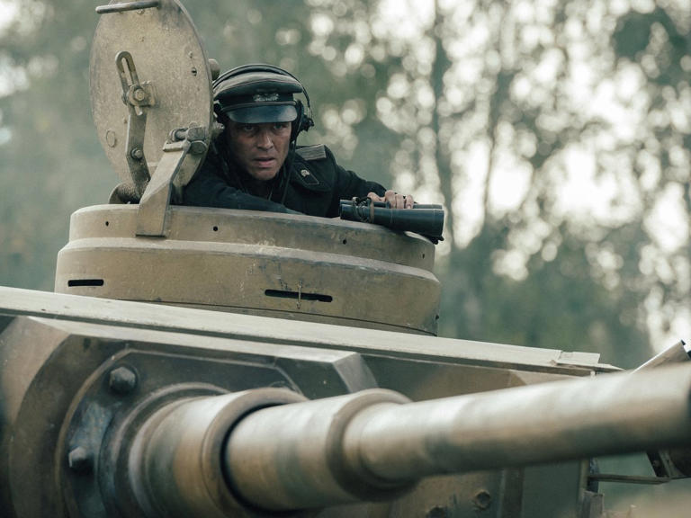 'Der Tiger', il film Prime Video che trasforma una missione militare in un viaggio negli abissi dell’animo umano