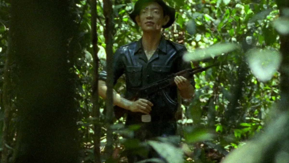 'Viet and Nam': l'amore impossibile di due minatori vietnamiti. La ricerca di un uomo disperso in guerra. Un film sensibile e disperato