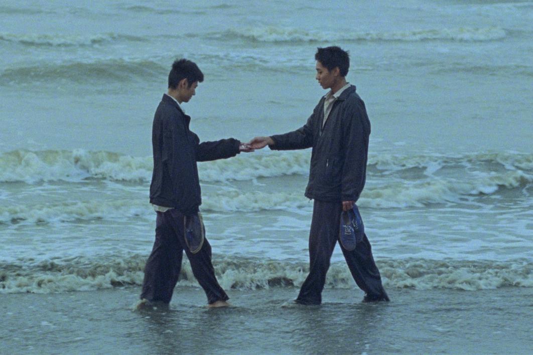 'Viet and Nam': l'amore impossibile di due minatori vietnamiti. La ricerca di un uomo disperso in guerra. Un film sensibile e disperato