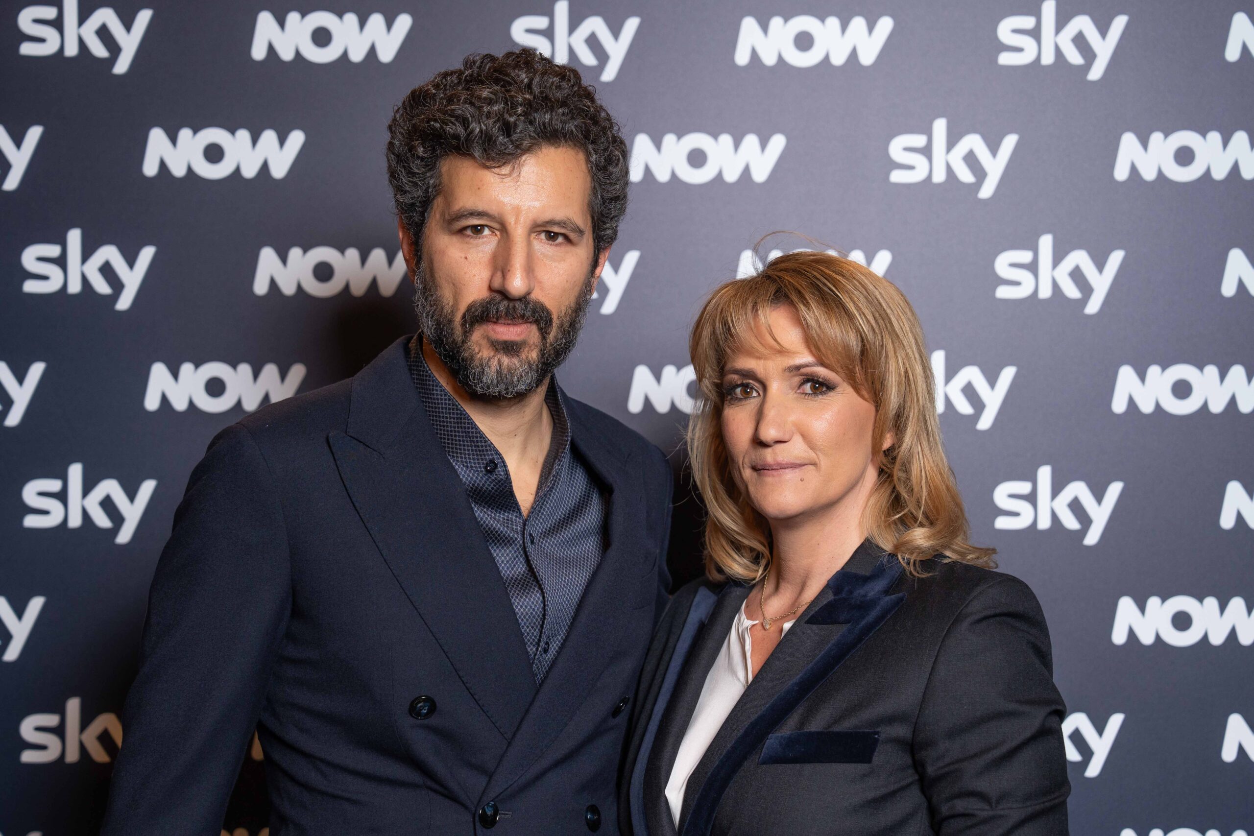 Le nuove serie Sky del 2026: produzioni originali, ritorni attesi, adattamenti e calendario completo con cast, trame e date di uscita