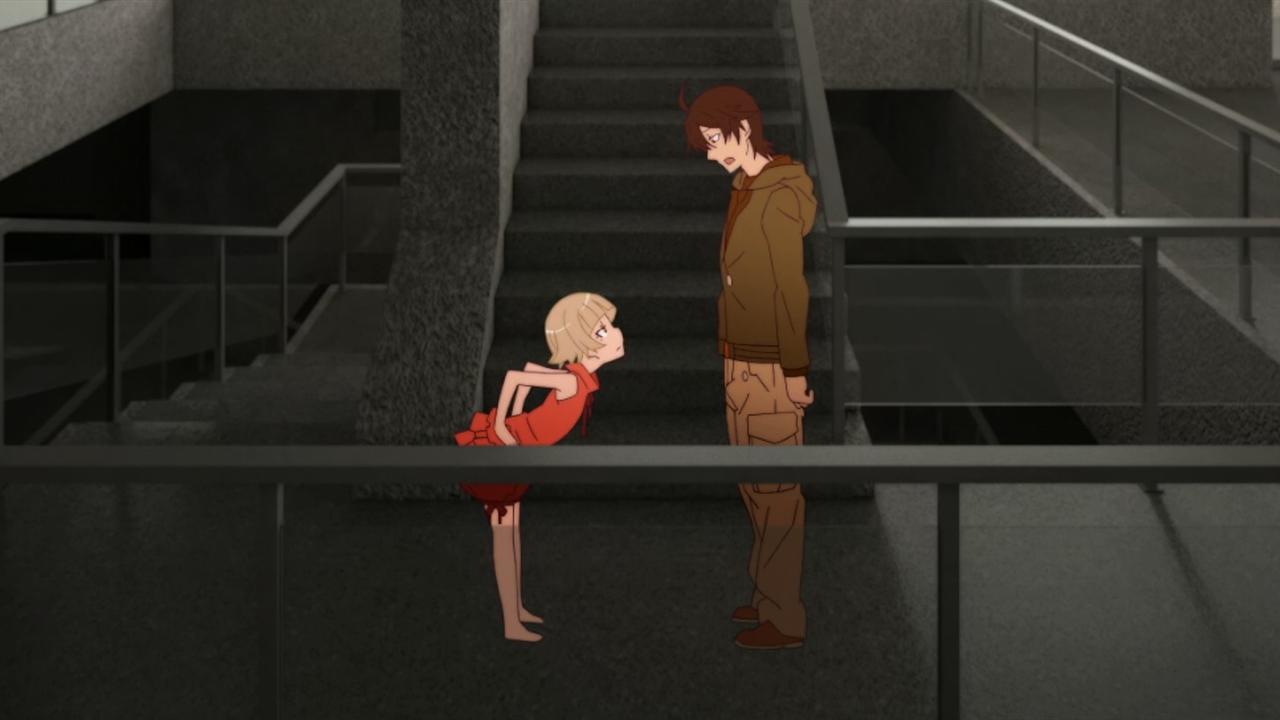 In 'Kizumonogatari part 1: Tekketsu' la quotidianità di Araragi Koyomi viene bruscamente interrotta da un incontro inaspettato
