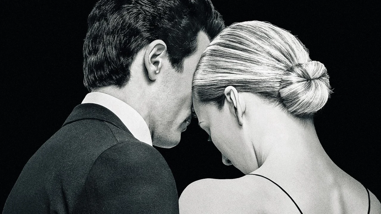 'Love story' su Disney+ con i primi tre episodi. La storia dell'amore rocambolesco e "anni Novanta" tra JFK Jr. e Carolyn Bessette