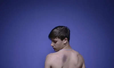 'Mio fratello', il primo corto di Simone Bozzelli diretto nel 2015, è la storia (d'affetto) di due fratelli che provano a capirsi