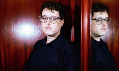 Uno sguardo al cinema di Jane Schoenbrun, tra tematiche queer, ricerca identitaria e schermi pervasivi che si fondono con la realtà.