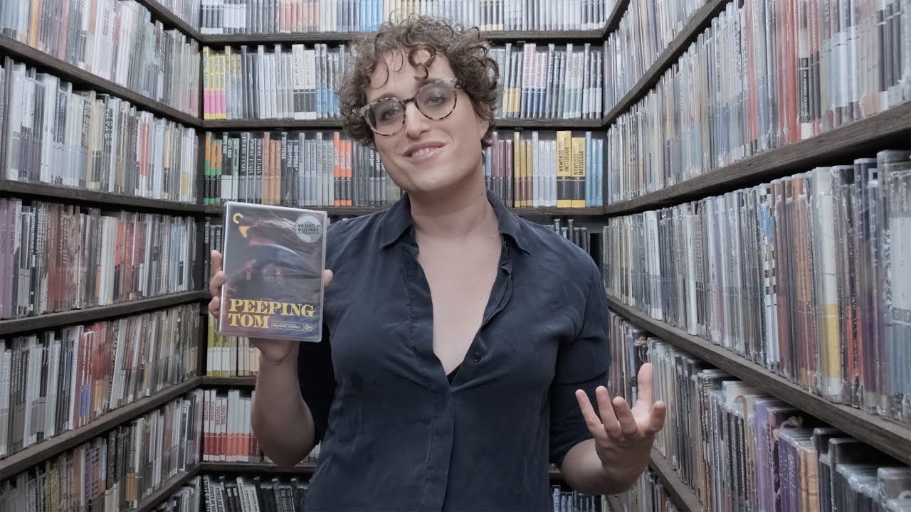 Uno sguardo al cinema di Jane Schoenbrun, tra tematiche queer, ricerca identitaria e schermi pervasivi che si fondono con la realtà.