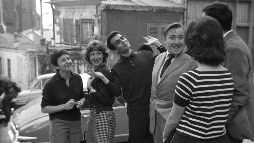 Paris nous appartient segna l'esordio a un lungometraggio di Rivette: una dichiarazione di poetica tra dramma e thriller fantapolitico.