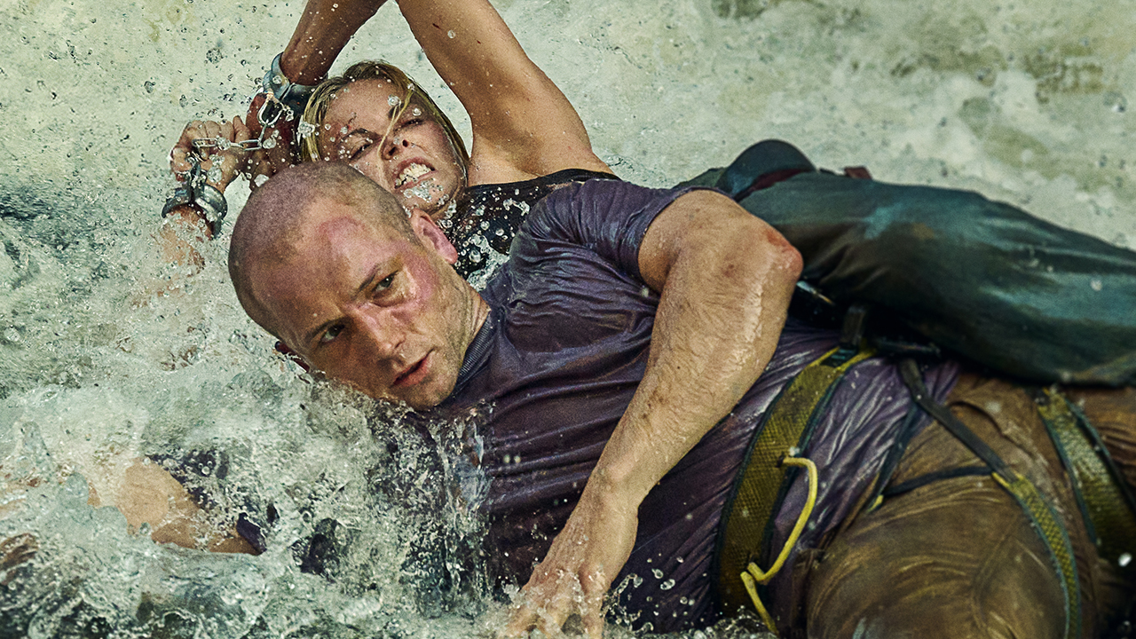 In Apex Charlize Theron è alle prese in un avventura thriller al cardiopalma, con Taron Egerton ed Eric Bana.