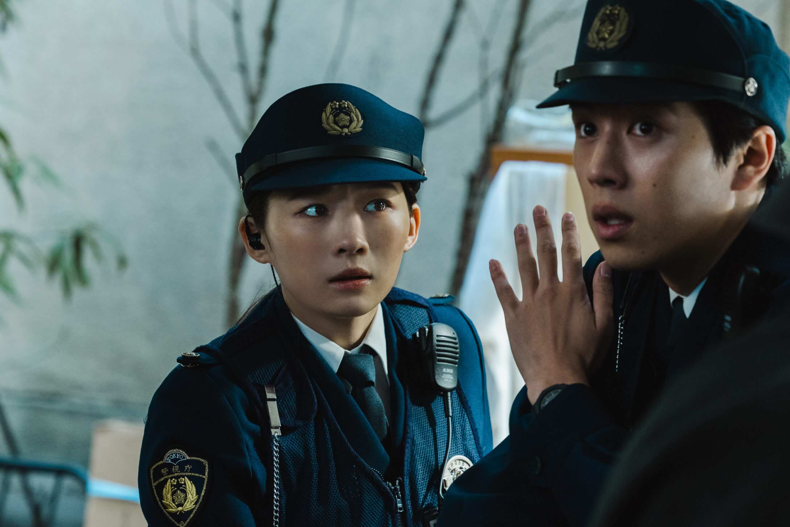 Guardare 'Suzuki=Bakudan' è come immergersi in un pericoloso gioco, dove ogni deduzione può condurre alla salvezza o alla distruzione