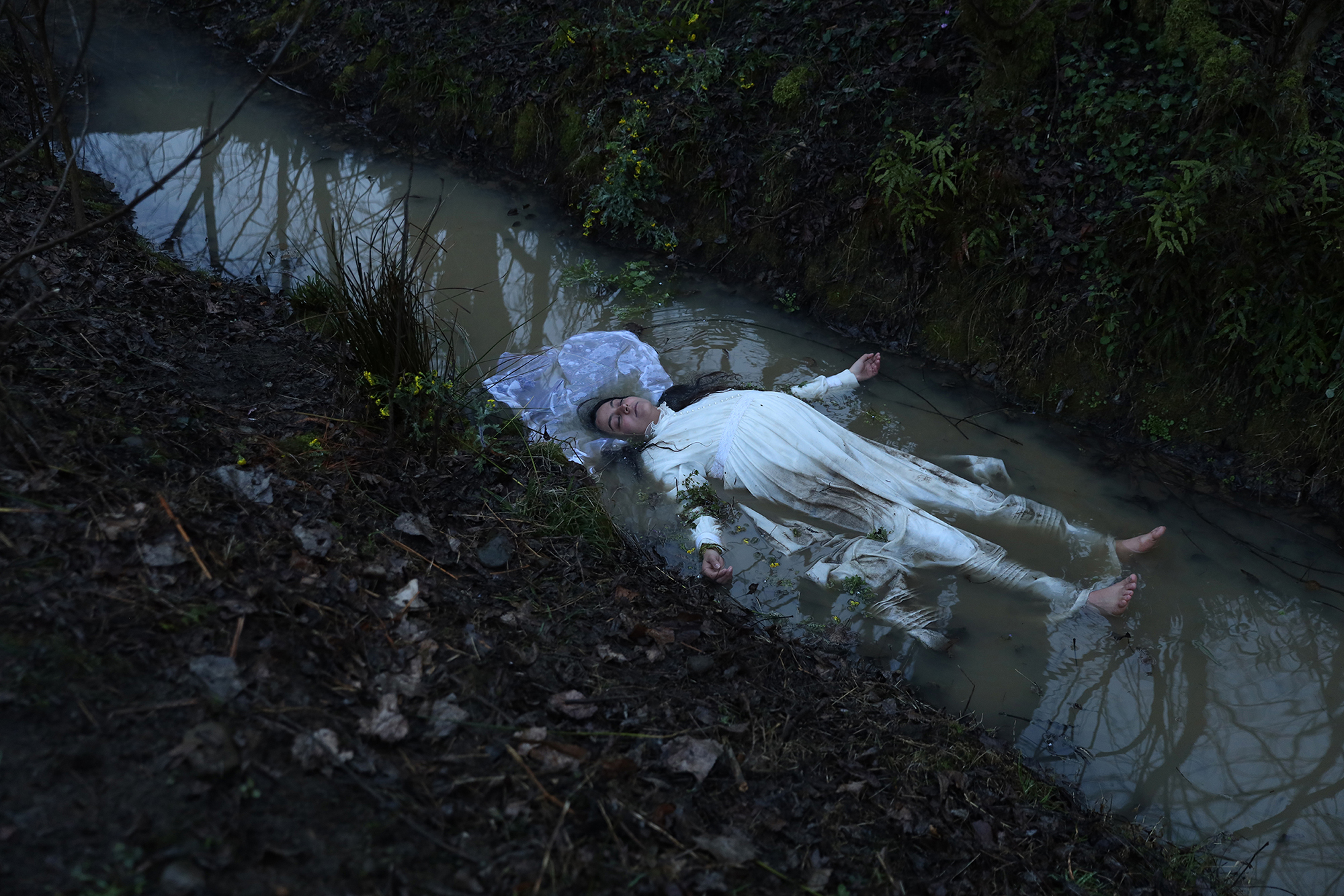 La regista e sceneggiatrice Farnoosh Samadi riceve il premio Riflessi nel Buio 2026 per il film ‘Between Dreams And Hope’ (2025).