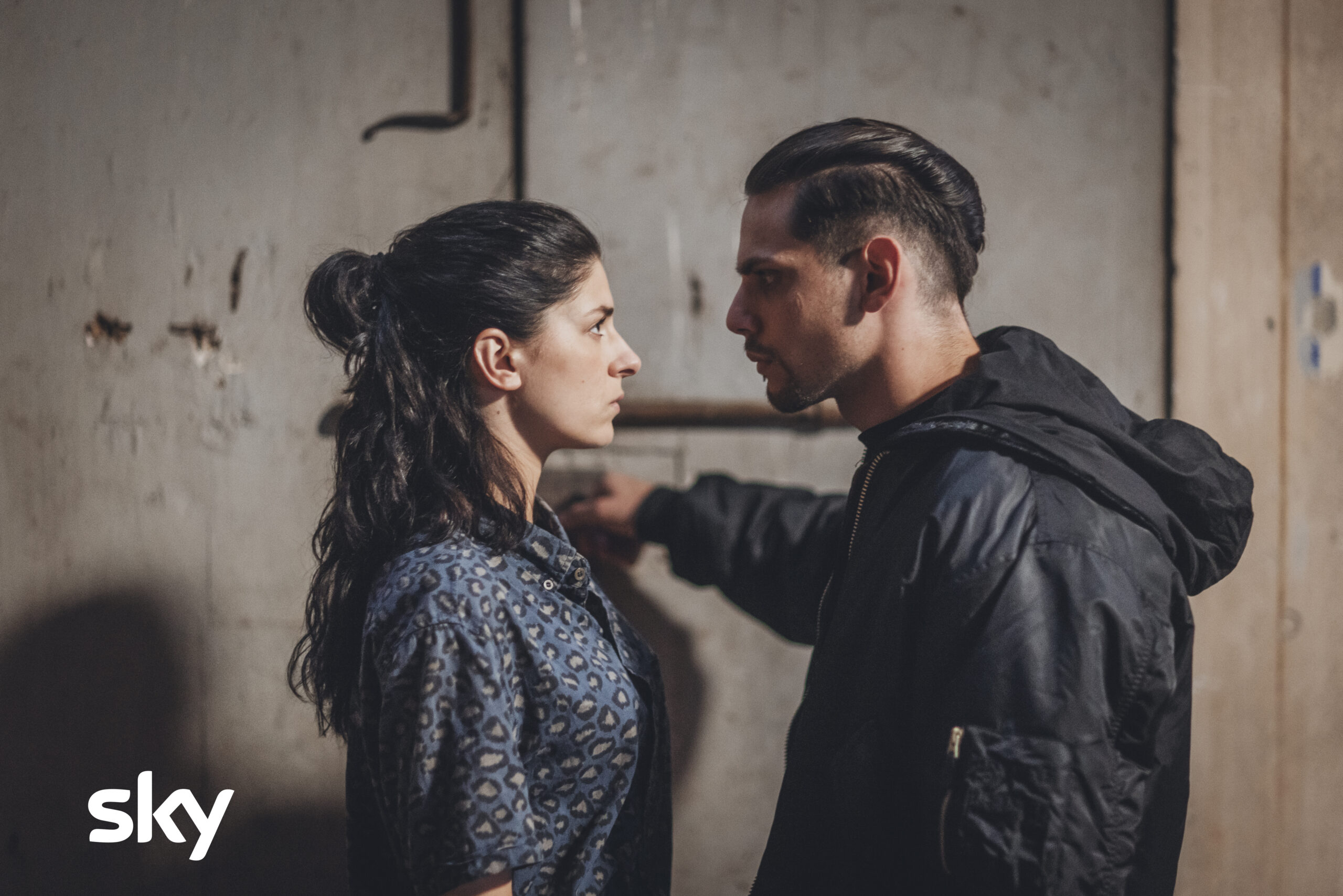 sky maggio 2026 Rosa Elettrica in fuga con il nemico