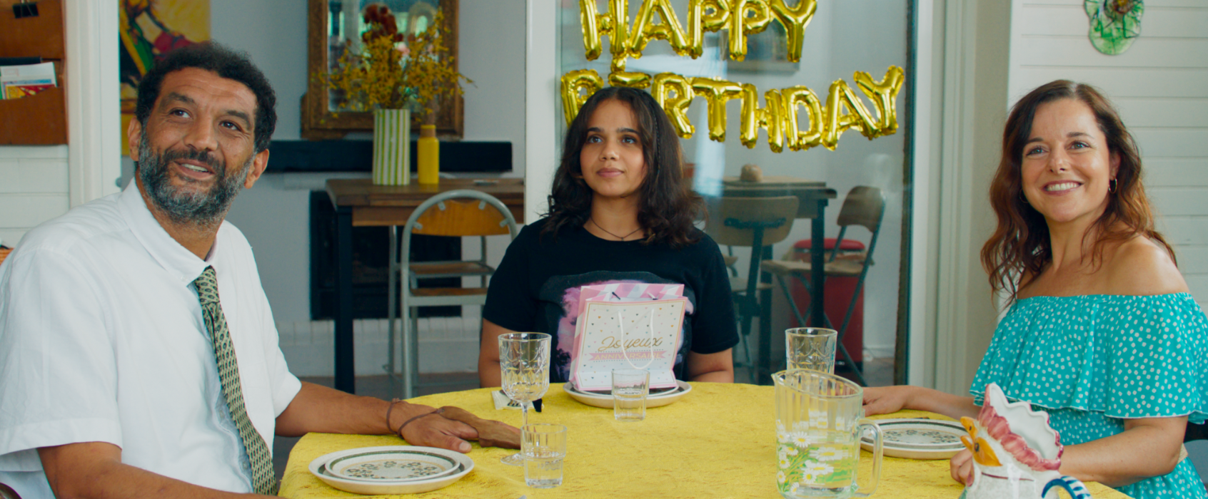 “LA FESTA È FINITA (CLASSE MOYENNE)