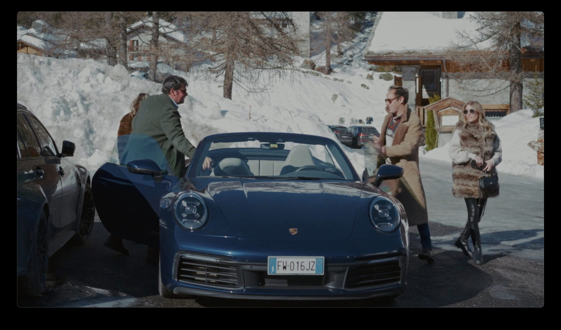 'Courma e Courmayeur': due identità. Due luoghi diametralmente opposti che vestono la stessa località. Movida e tradizione