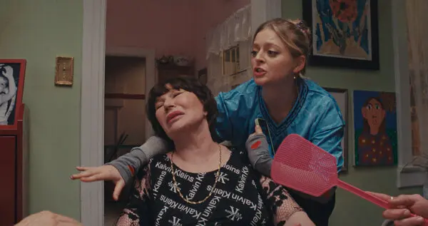Diretto da Nastasya Popov e distribuito da Utopia, arriva al Riviera Film Festival 'Idiotka', film debutto della regista russa