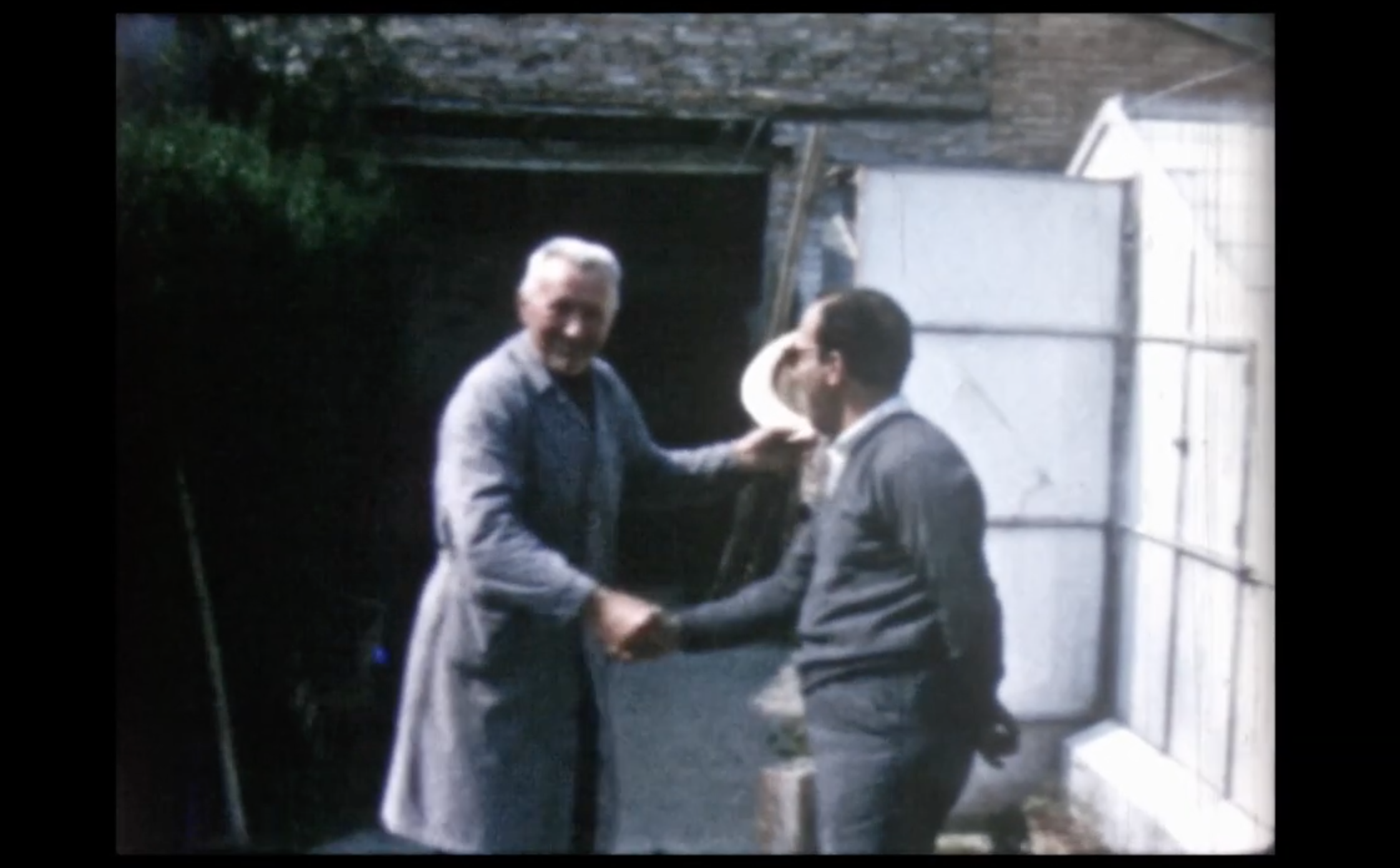 Altrimenti inventa, frame dal film