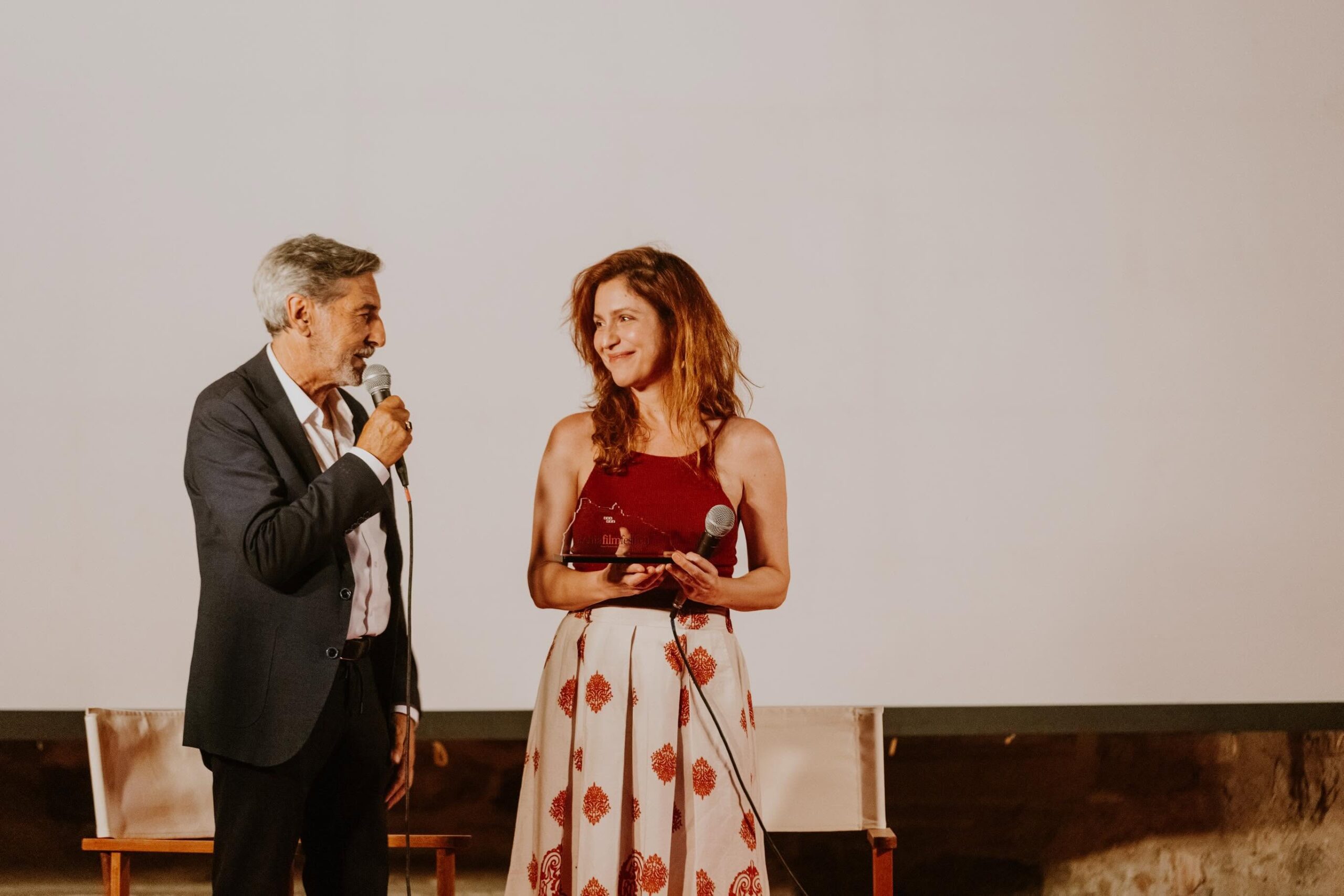 Isabella Ragonese premiata all’Ischia Film Festival dal direttore artistico Michelangelo Messina
