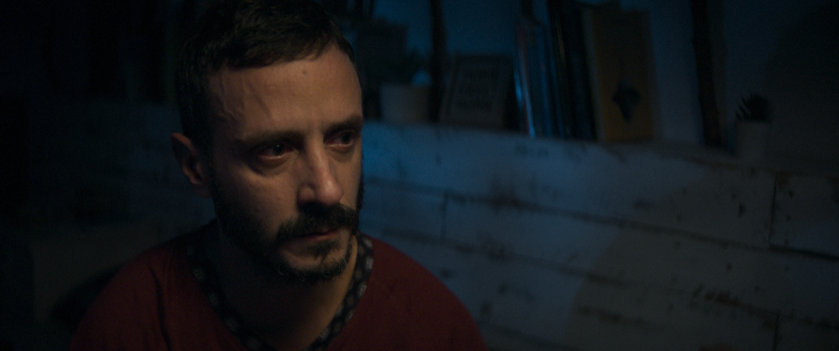 'Insondable' racconta una missione attraverso gli abissi interni del protagonista. Un viaggio immersivo in fondo al mare