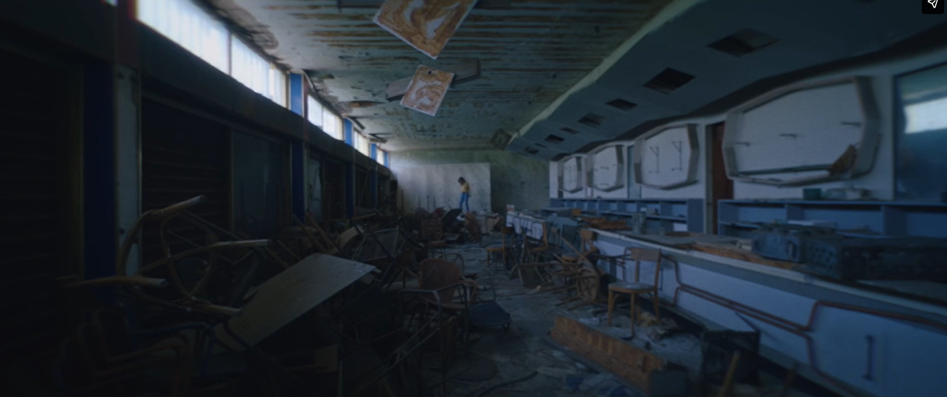 La Pista d’Oro di Viren Beltramo: un cortometraggio che trasforma una pista dimenticata in un archivio emotivo di memoria e ricordi