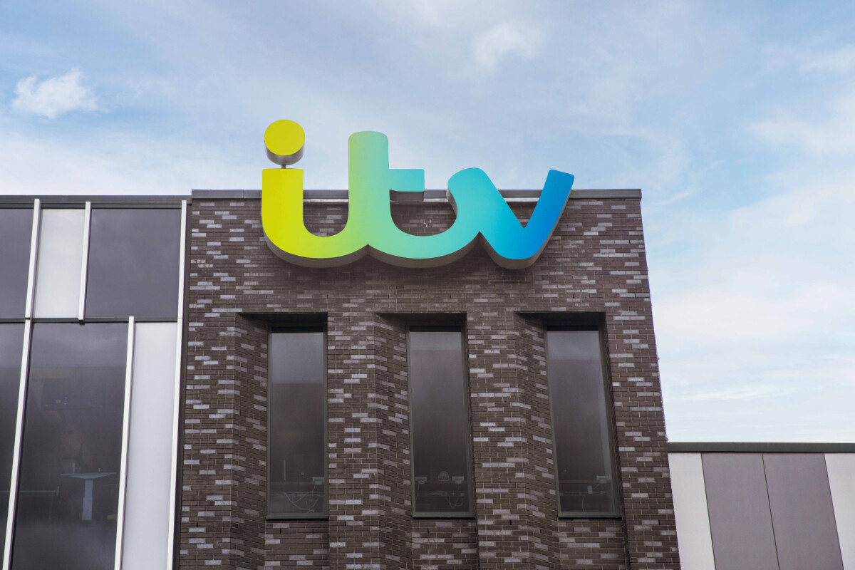 sky acquisisce itv
