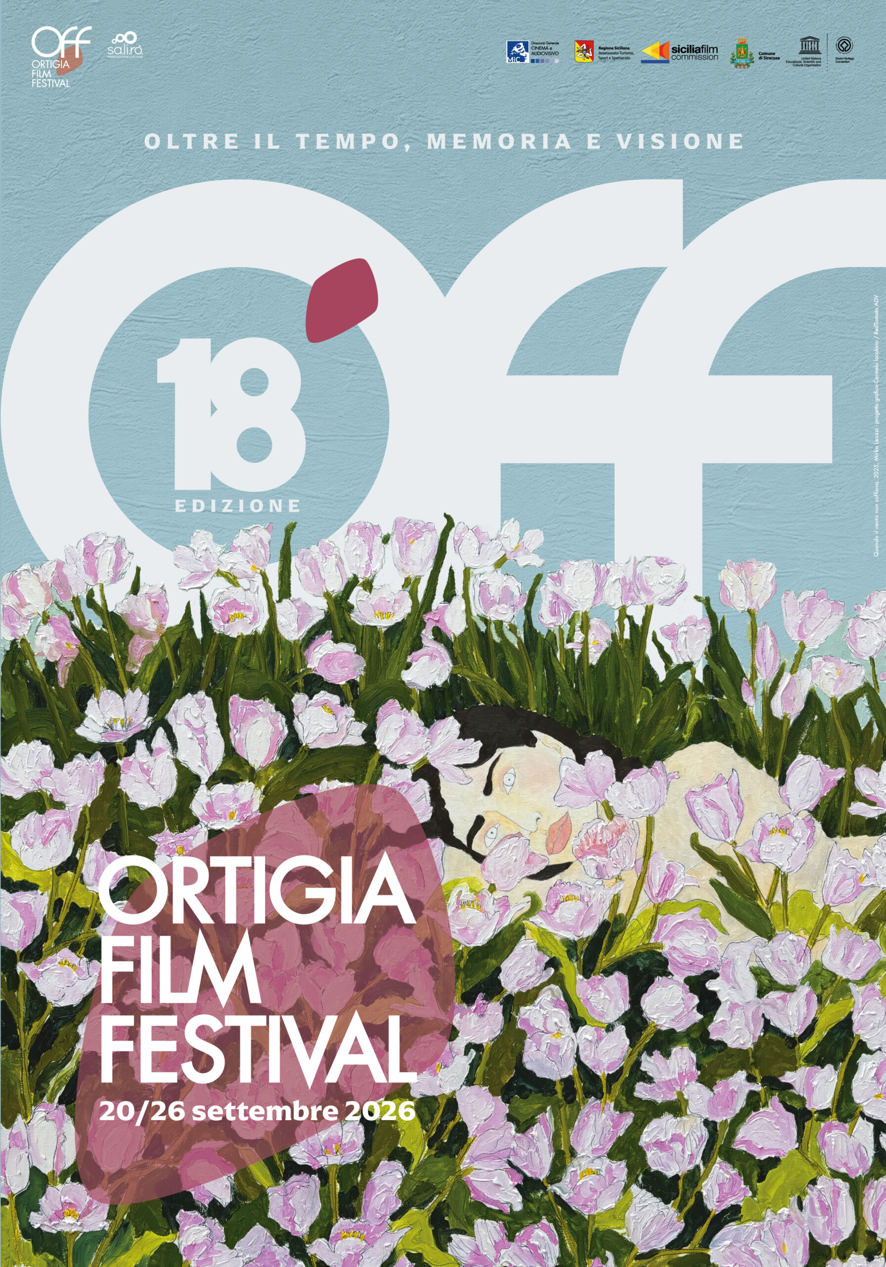Dal 20 al 26 settembre torna l'Ortigia Film Festival 2026 a Siracusa. Svelato il manifesto ufficiale firmato da Mirko Leuzzi e il tema "Oltre il tempo. Memoria e Visione".