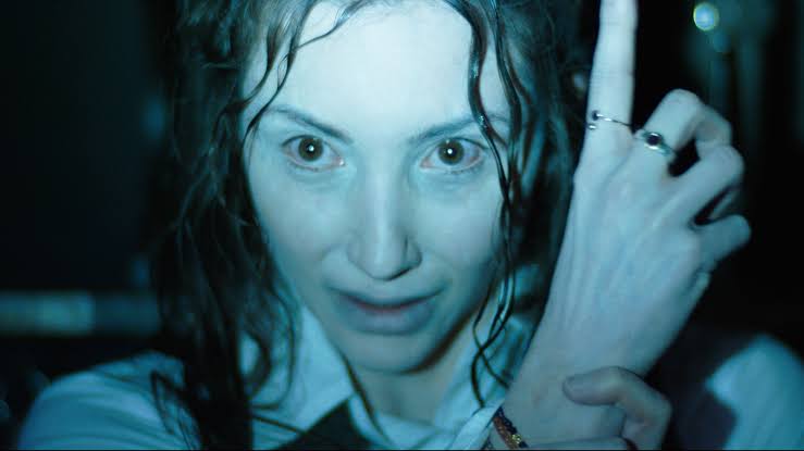 'Hokum' definisce ancor di più le doti registiche di Damian McCarthy e dimostra il suo amore verso lo passato storico dell'horror